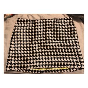 Wool houndstooth short skirt